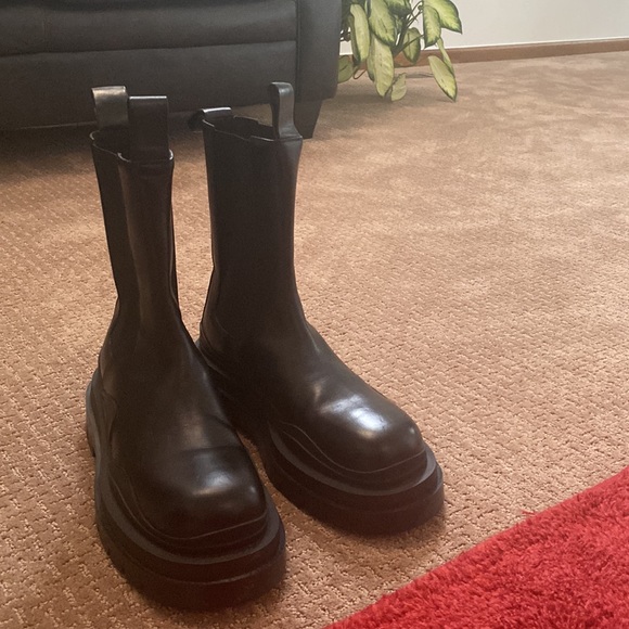 Men’s Bottega Boots - Picture 3 of 7